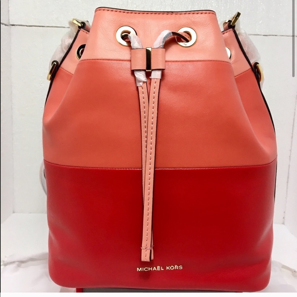 Michael Kors Dottie Bucket bag